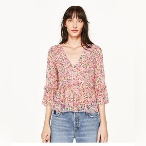Zara women’s floral V neck blouse in great condition barely worn size S